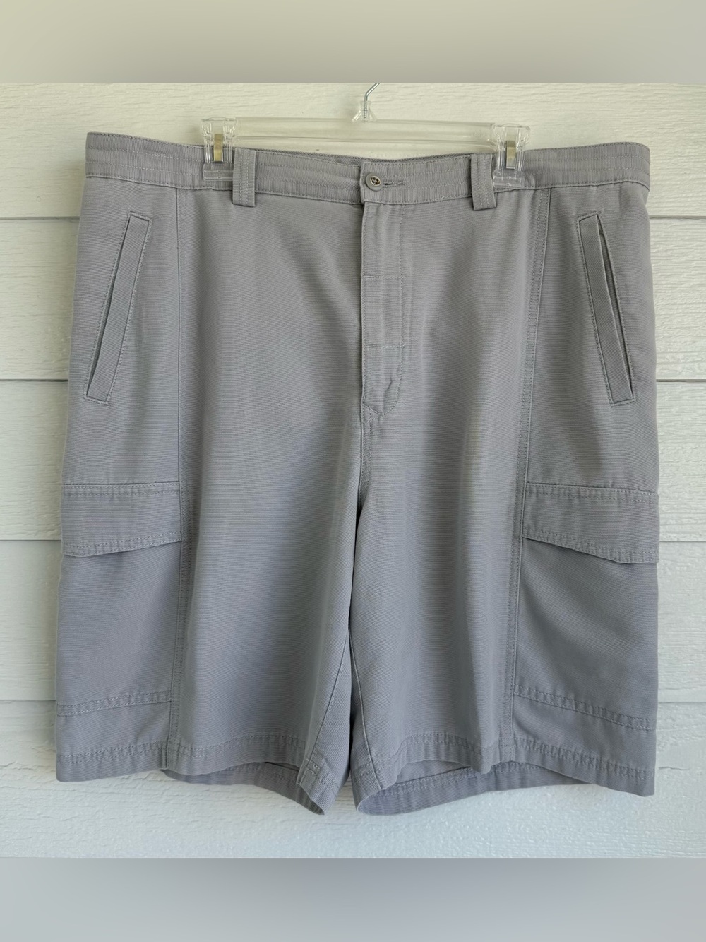 Tommy Bahama Relax Gray Cargo Shorts, Size 38 Resort Beach Lightweight Utility